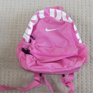Nike - Brasilia JDI mini backpack women’s in pink